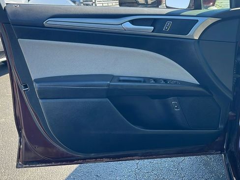 Used 2017 Ford Fusion S image 11