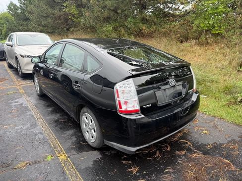 Used 2006 Toyota Prius w/ Pkg 1 FWD image 2