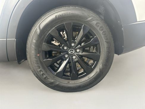 Used 2025 MAZDA CX-50 AWD 2.5 S w/ Premium Package image 11