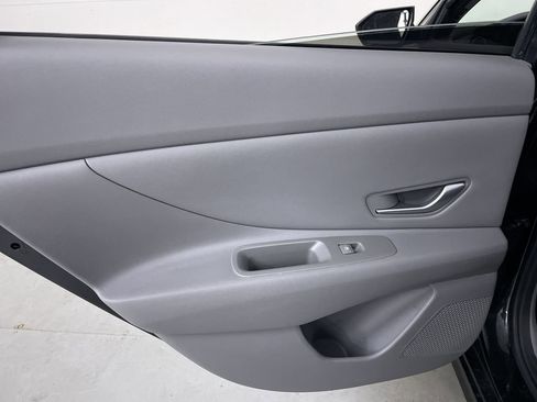 Used 2023 Hyundai Elantra SEL w/ Convenience Package FWD image 17