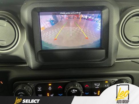 Used 2022 Jeep Wrangler Unlimited Sport AWD/4WD image 14