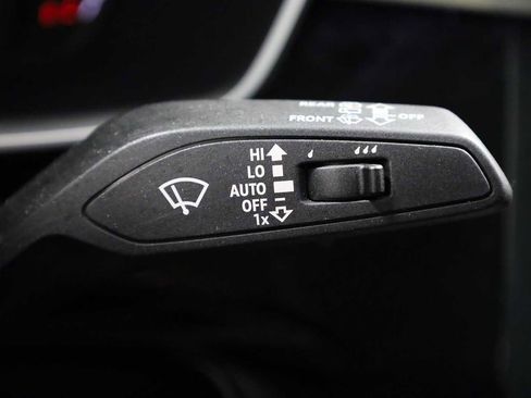 Used 2023 Audi Q3 2.0T Premium image 28