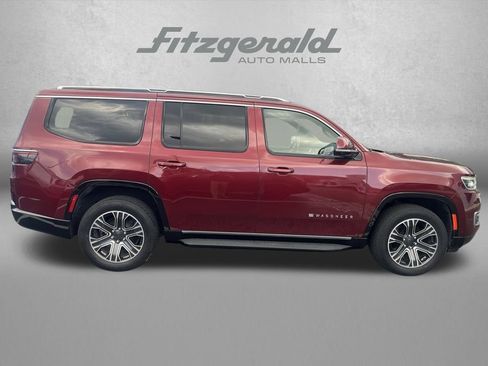 Used 2022 Jeep Wagoneer Series III RWD image 4
