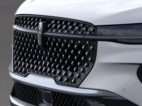 New 2026 Lincoln Nautilus Premier AWD/4WD image 17
