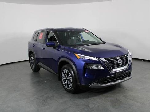 Certified 2022 Nissan Rogue SV FWD image 14