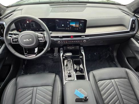 Certified 2025 Kia Sorento SX Prestige AWD/4WD image 22
