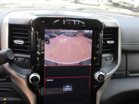 Used 2024 RAM 2500 Laramie image 25