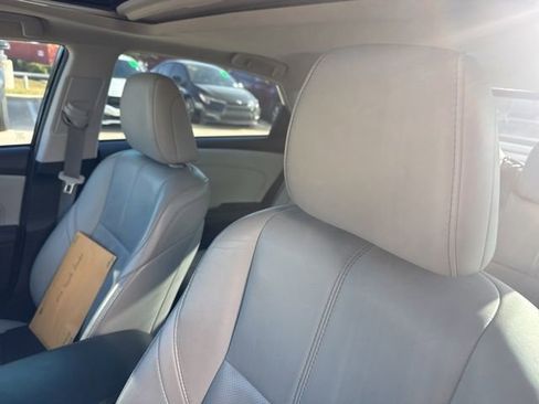 Used 2016 Toyota Avalon Limited image 10