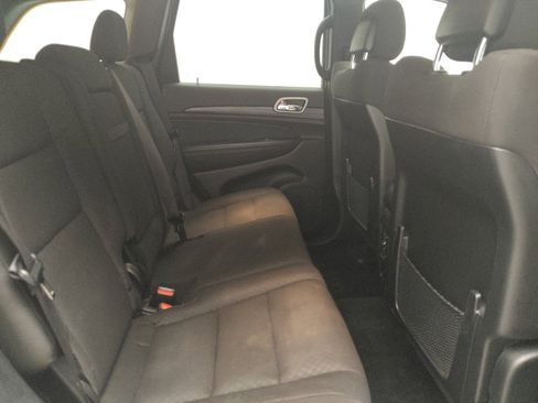 Used 2021 Jeep Grand Cherokee Laredo AWD/4WD image 19