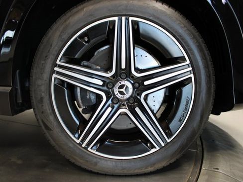 Used 2024 Mercedes-Benz GLE 450 4MATIC w/ AMG Line Exterior image 39