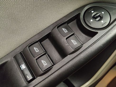 Used 2018 Ford Focus SE FWD image 27