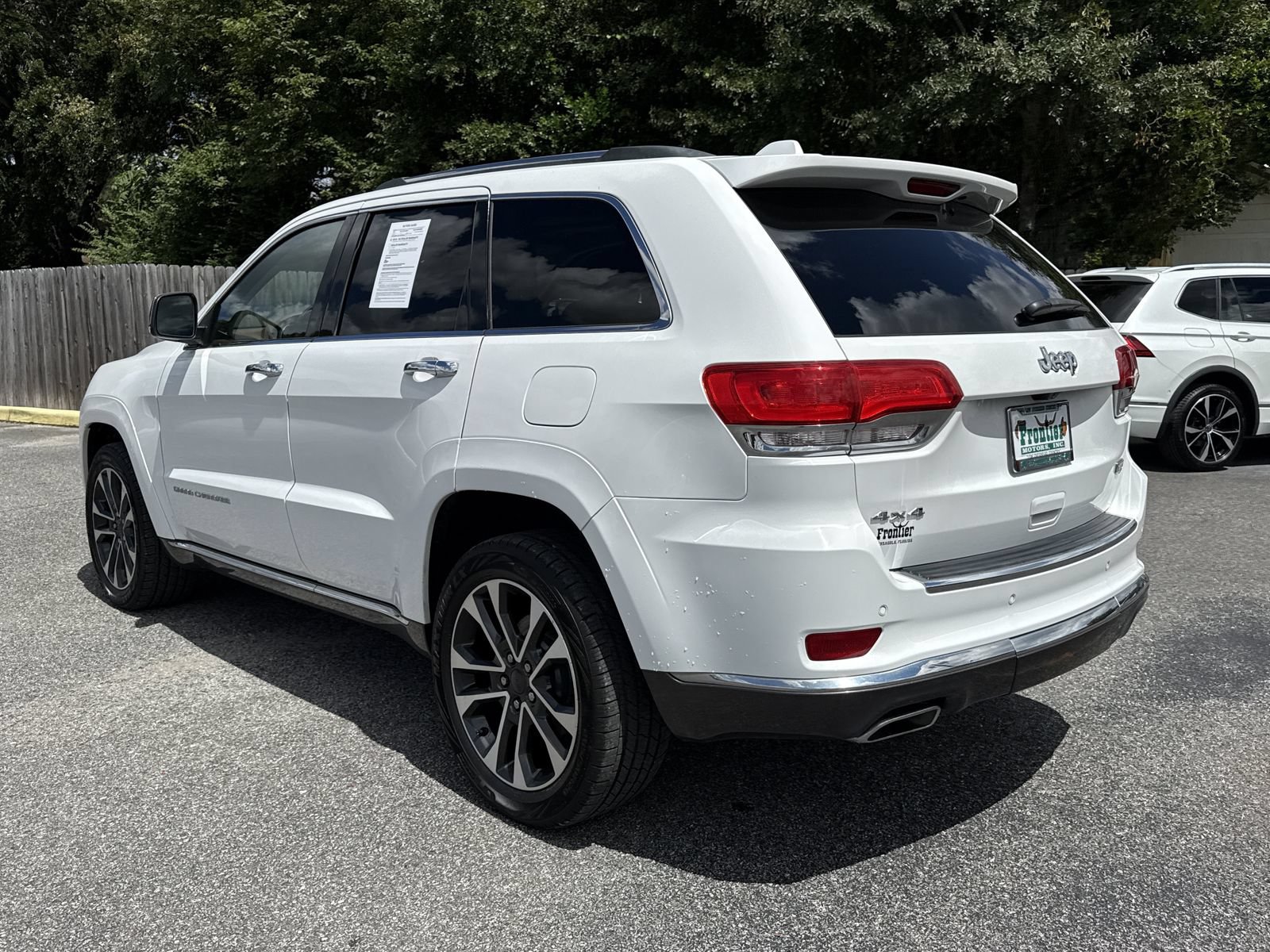 Used 2015 Jeep Grand Cherokee Summit AWD/4WD image 3