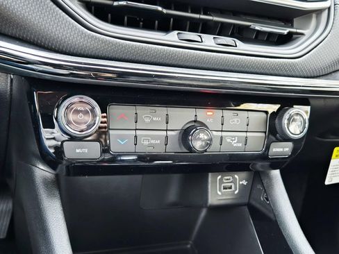 New 2026 Jeep Compass Latitude AWD/4WD image 25