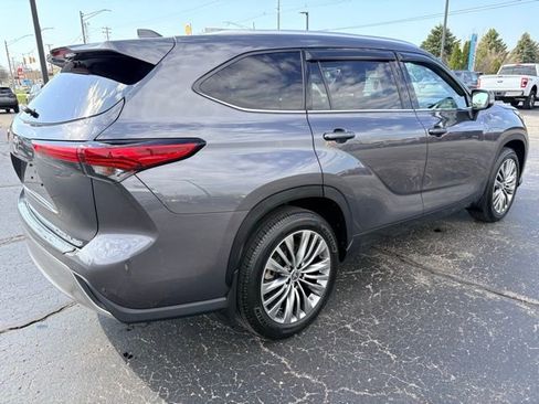 Used 2022 Toyota Highlander Platinum AWD/4WD image 10