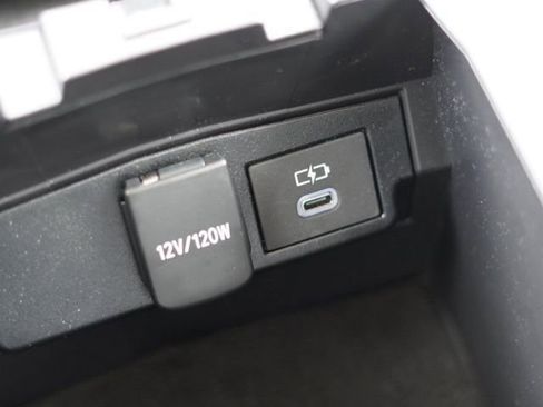 Used 2026 Toyota Corolla Cross L image 29