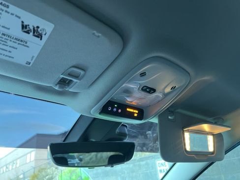 Used 2022 Chevrolet Bolt EUV Premier w/ Super Cruise Package image 28