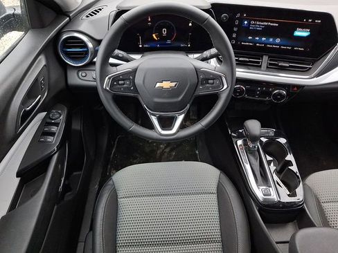 Used 2026 Chevrolet Trax LT w/ Driver Confidence Package image 3