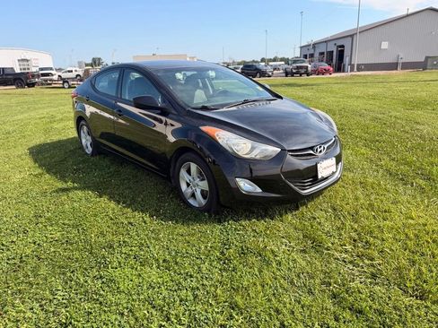 Used 2013 Hyundai Elantra GLS w/ Preferred Pkg FWD image 3