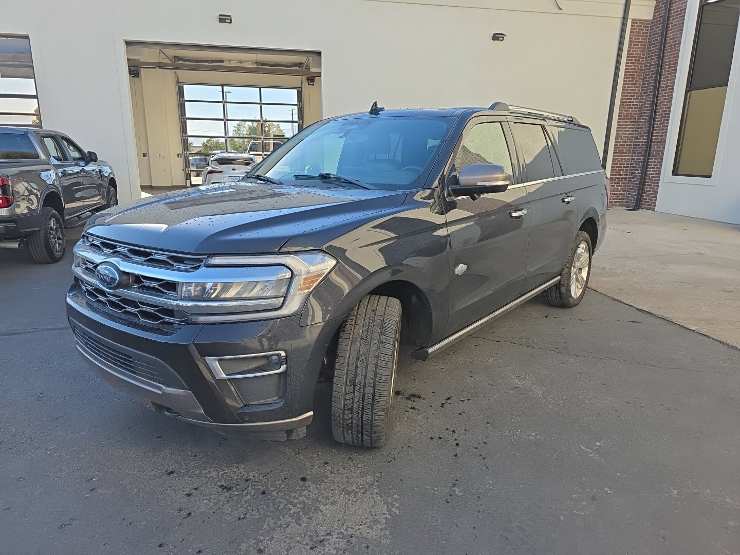 Used 2024 Ford Expedition Max King Ranch AWD/4WD image 3
