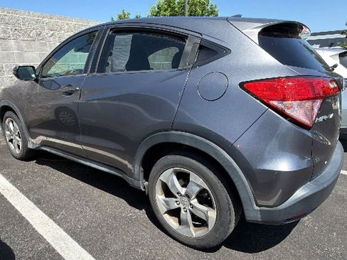 Used 2017 Honda HR-V EX image 3