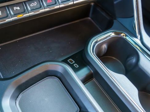 Used 2024 GMC Sierra 2500 AT4 w/ AT4 Preferred Package image 34