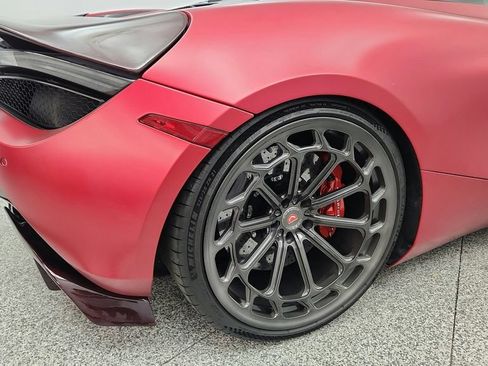 Used 2018 McLaren 720S Performance RWD image 25