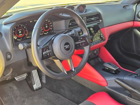 Used 2024 Nissan Z Performance w/ Floor Mat Package image 10