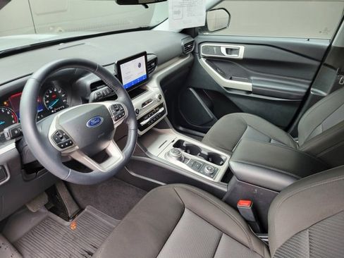 Used 2023 Ford Explorer XLT image 26