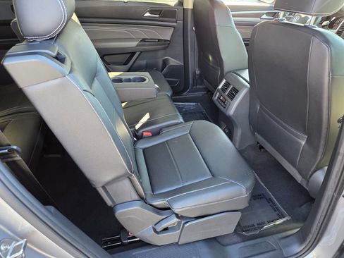 Used 2021 Volkswagen Atlas SE w/ Panoramic Sunroof Package FWD image 21