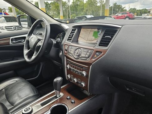 Used 2019 Nissan Pathfinder Platinum AWD/4WD image 49