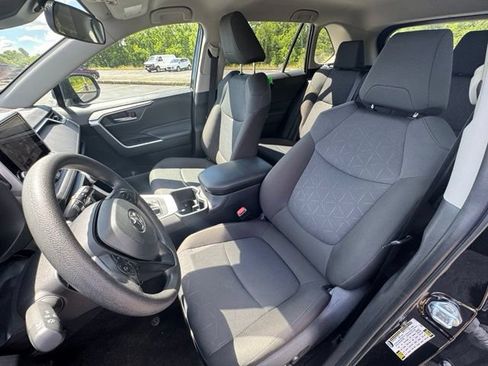 Used 2025 Toyota RAV4 XLE AWD/4WD image 11