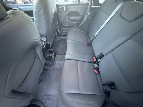 Used 2022 Jeep Wrangler Unlimited Sport image 17