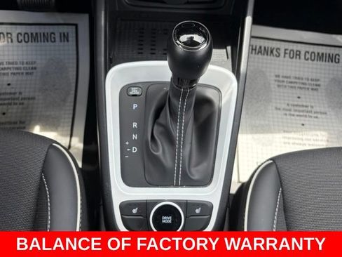 Used 2025 Hyundai Venue Limited FWD image 24