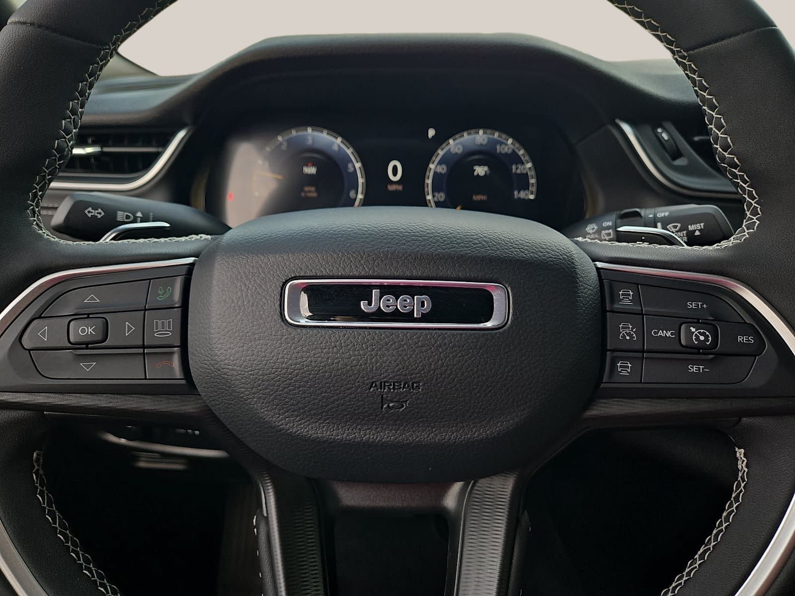 Used 2025 Jeep Grand Cherokee L Altitude AWD/4WD image 20