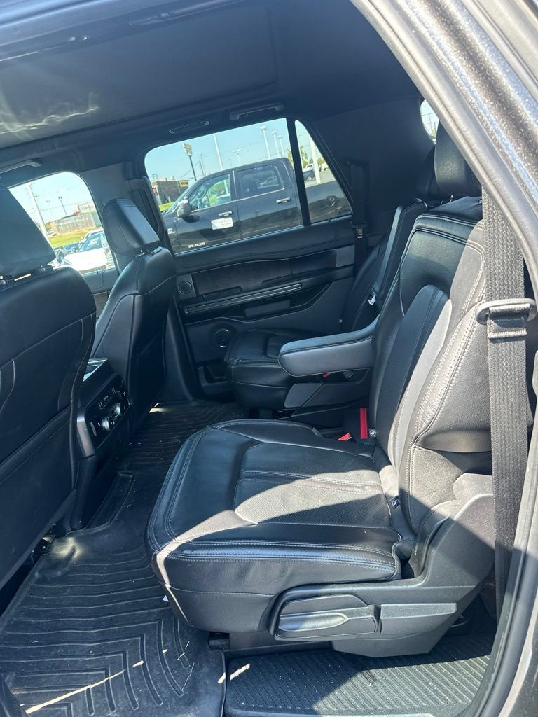 Used 2021 Ford Expedition Max Limited RWD image 4