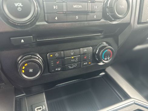 Used 2018 Ford F150 XLT w/ Equipment Group 302A Luxury AWD/4WD image 17