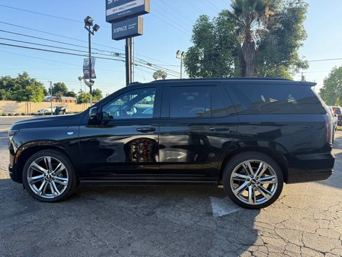 Used 2025 Cadillac Escalade Sport Platinum AWD/4WD image 4