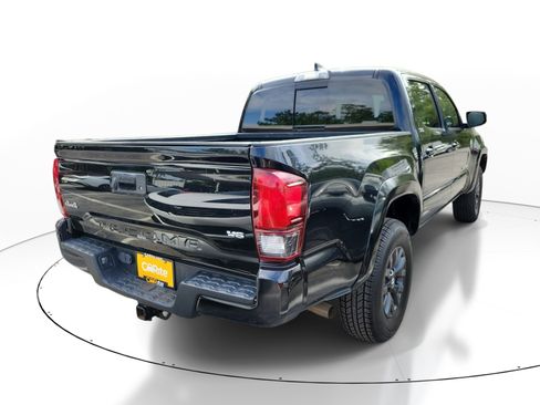Used 2022 Toyota Tacoma SR5 w/ Technology Package AWD/4WD image 5