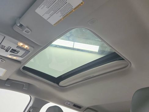 Used 2021 Toyota Sienna XLE FWD image 23