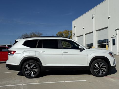 New 2026 Volkswagen Atlas SE image 3