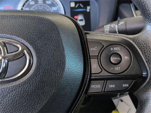 Used 2022 Toyota Corolla LE image 25