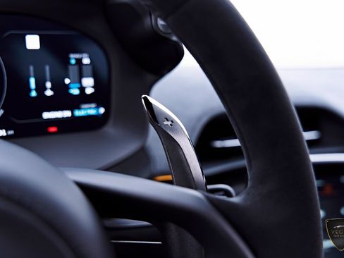 Used 2025 McLaren Artura RWD image 66
