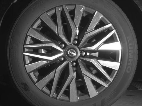 Used 2025 Nissan Altima 2.5 SV FWD image 12