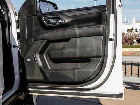 Used 2022 GMC Yukon XL SLT image 47