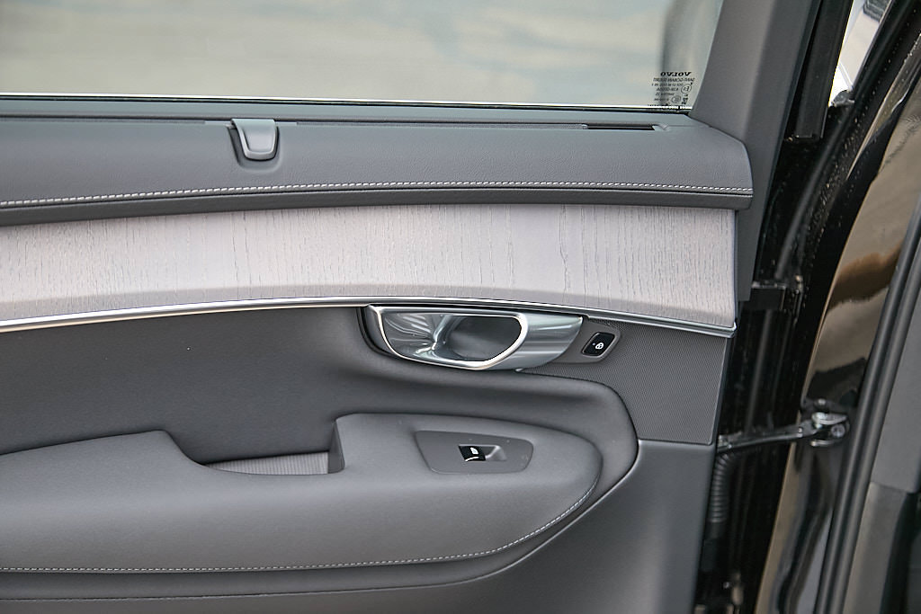 New 2026 Volvo XC90 T8 Ultra w/ Protection Package AWD/4WD image 19