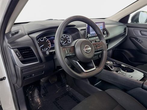 Certified 2024 Nissan Rogue S FWD image 9