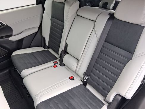 New 2026 Mitsubishi Outlander SE FWD image 13