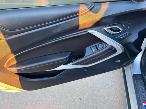 Used 2017 Chevrolet Camaro SS image 9