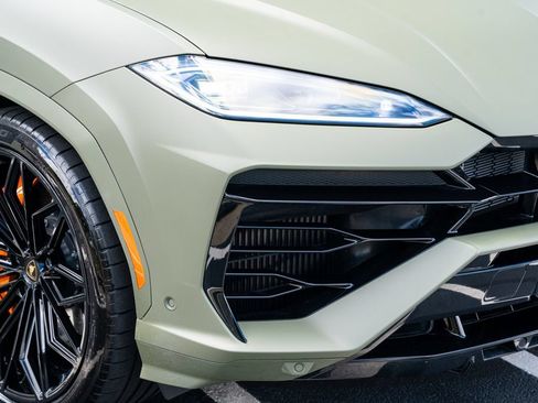Used 2025 Lamborghini Urus SE AWD/4WD image 9
