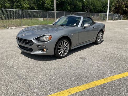Used 2017 FIAT 124 Spider Lusso image 4